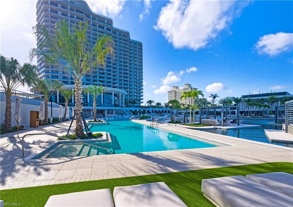 5100 SEAGRASS BLVD 705-32