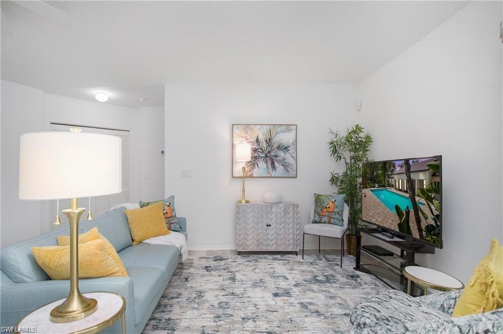 700 Diamond CIR 706-7