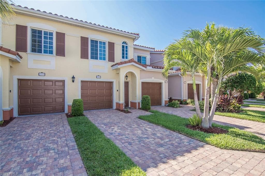 20230 Estero Gardens CIR 206-7