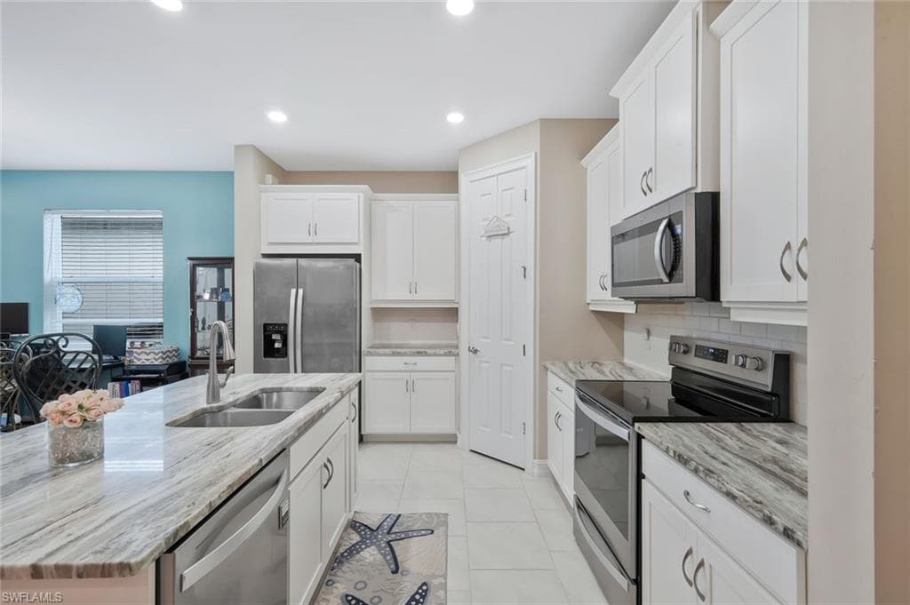 836 Heather Lake AVE-6