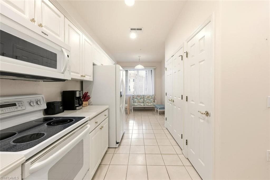 4843 Hampshire CT 106-2