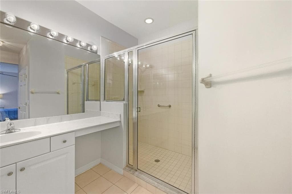4843 Hampshire CT 106-15