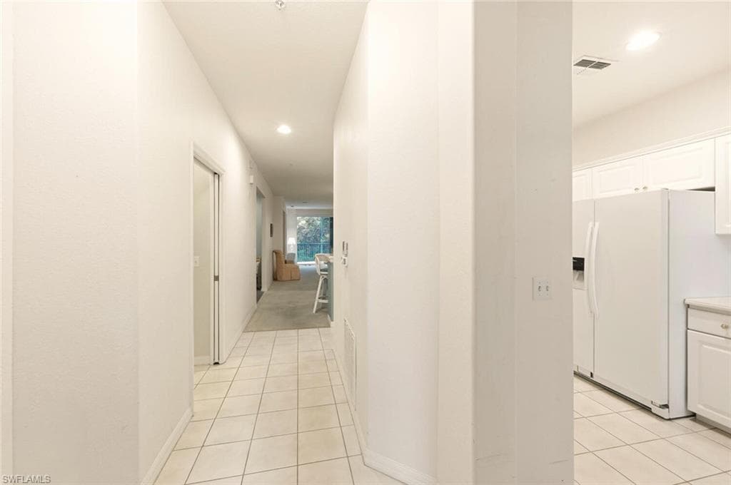 4843 Hampshire CT 106-19