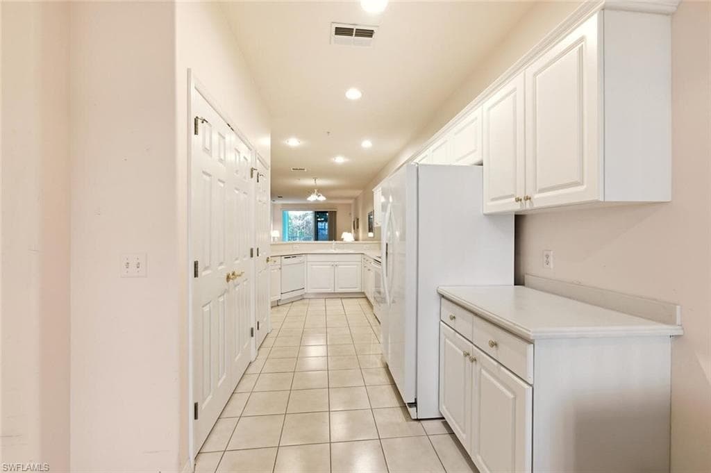 4843 Hampshire CT 106-4