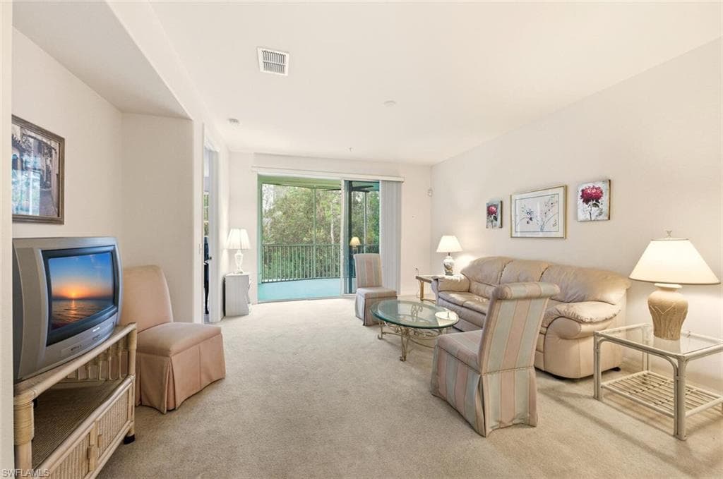 4843 Hampshire CT 106-8