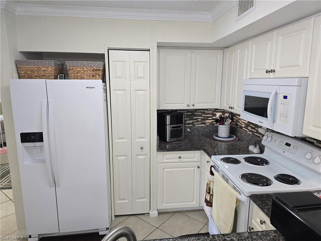 1210 Wildwood Lakes BLVD 203-22