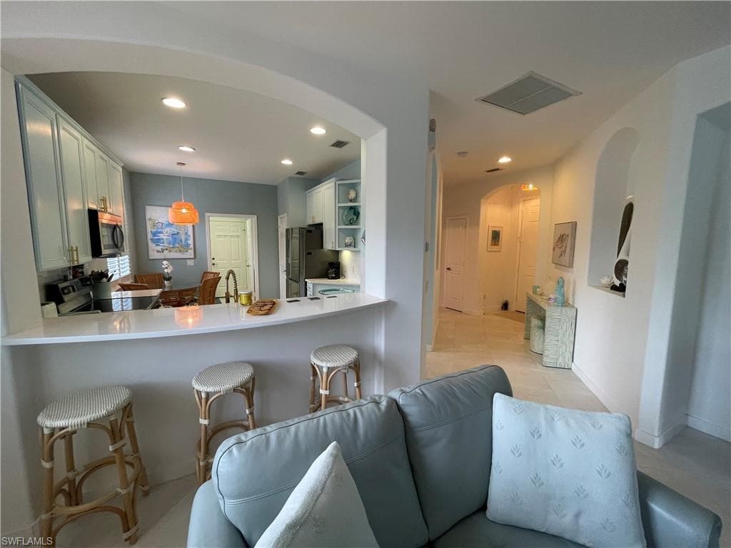 10640 Camarelle CIR-7