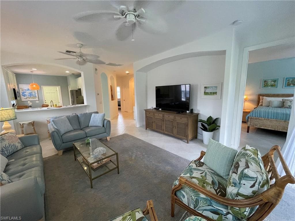 10640 Camarelle CIR-1