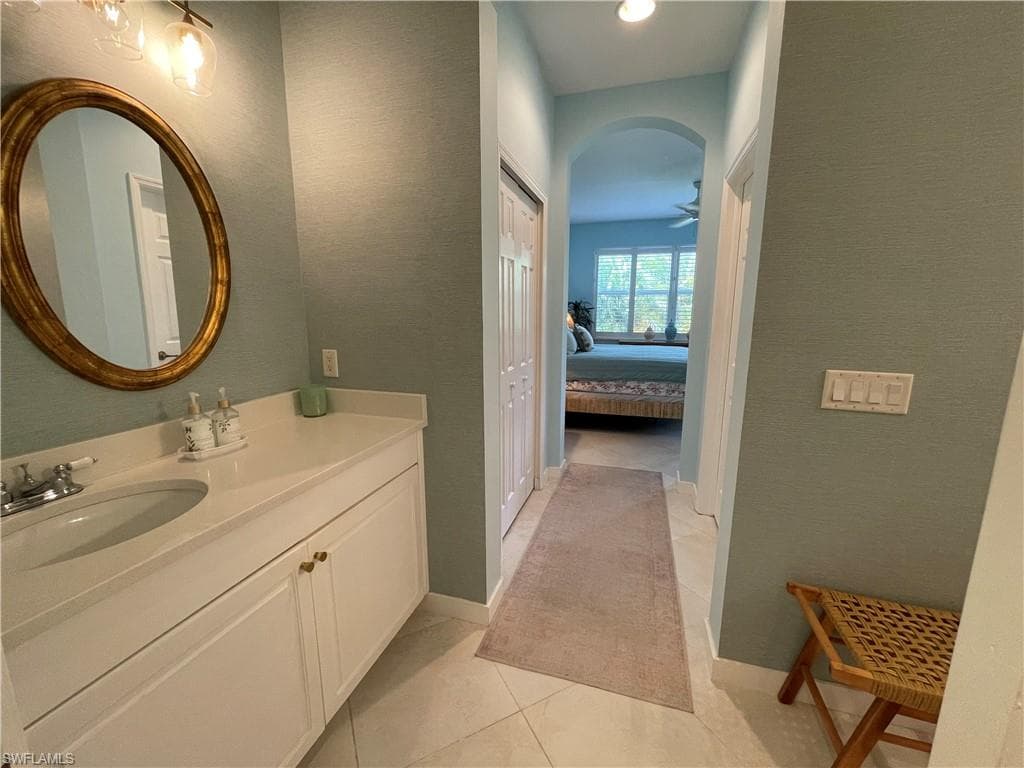 10640 Camarelle CIR-37