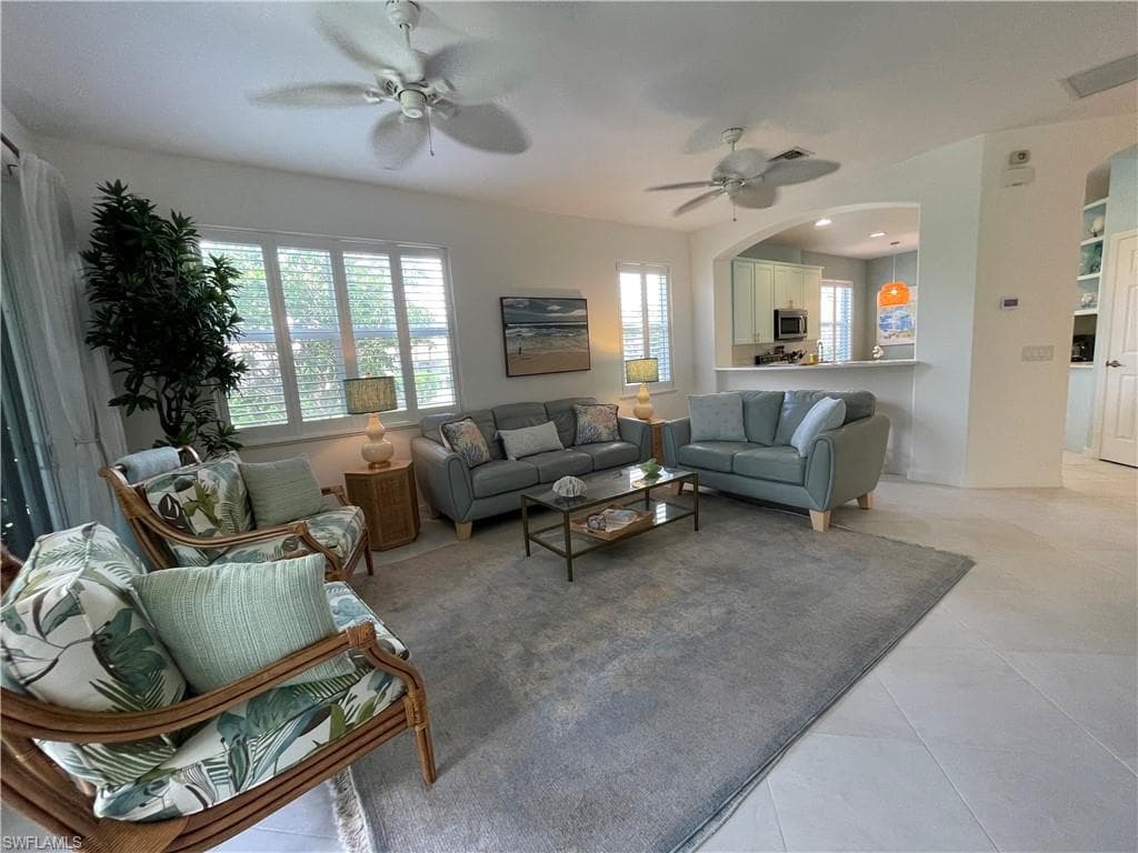 10640 Camarelle CIR-40