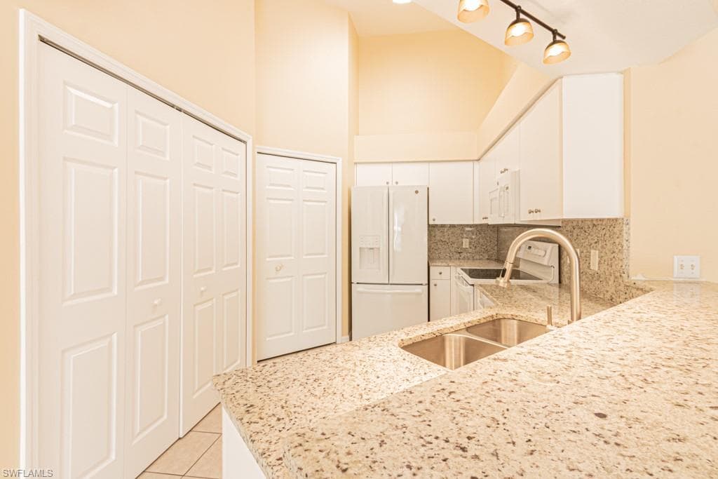 25767 LAKE AMELIA WAY 204-14