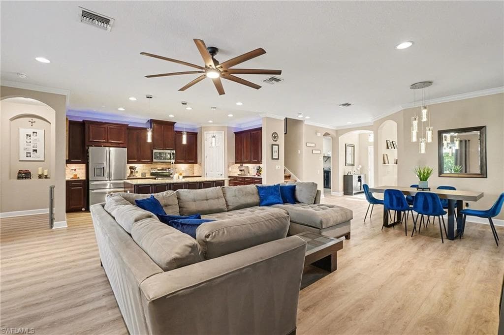 2705 Lambay CT-3