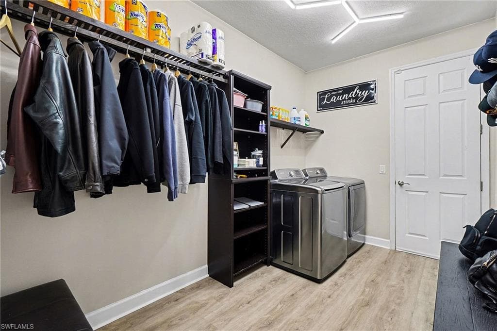 2705 Lambay CT-33