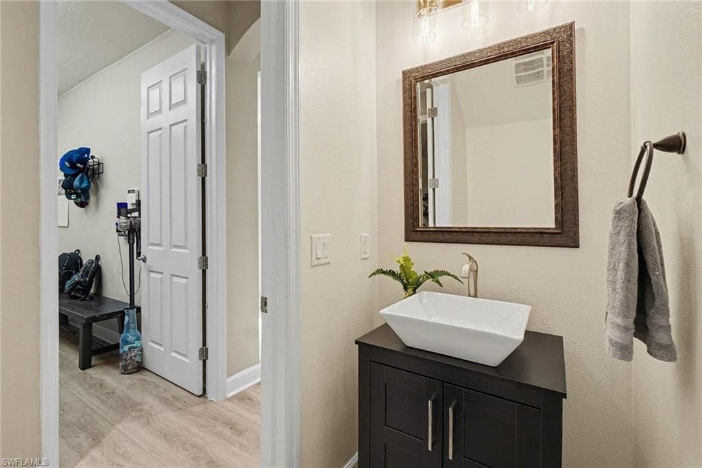 2705 Lambay CT-21