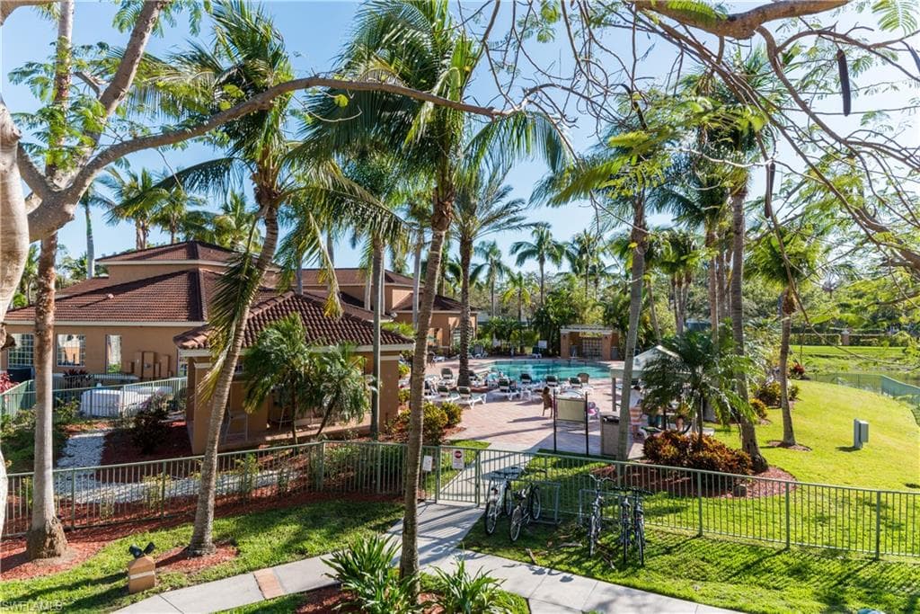 1230 Wildwood Lakes BLVD 105-6