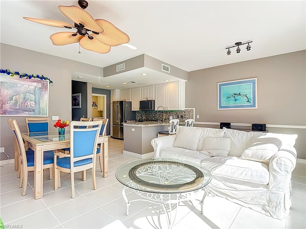 6186 Towncenter CIR-16