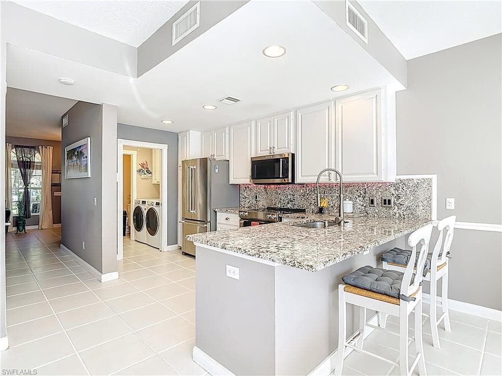6186 Towncenter CIR-12
