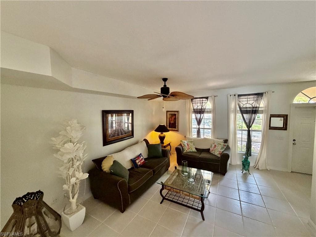6186 Towncenter CIR-9