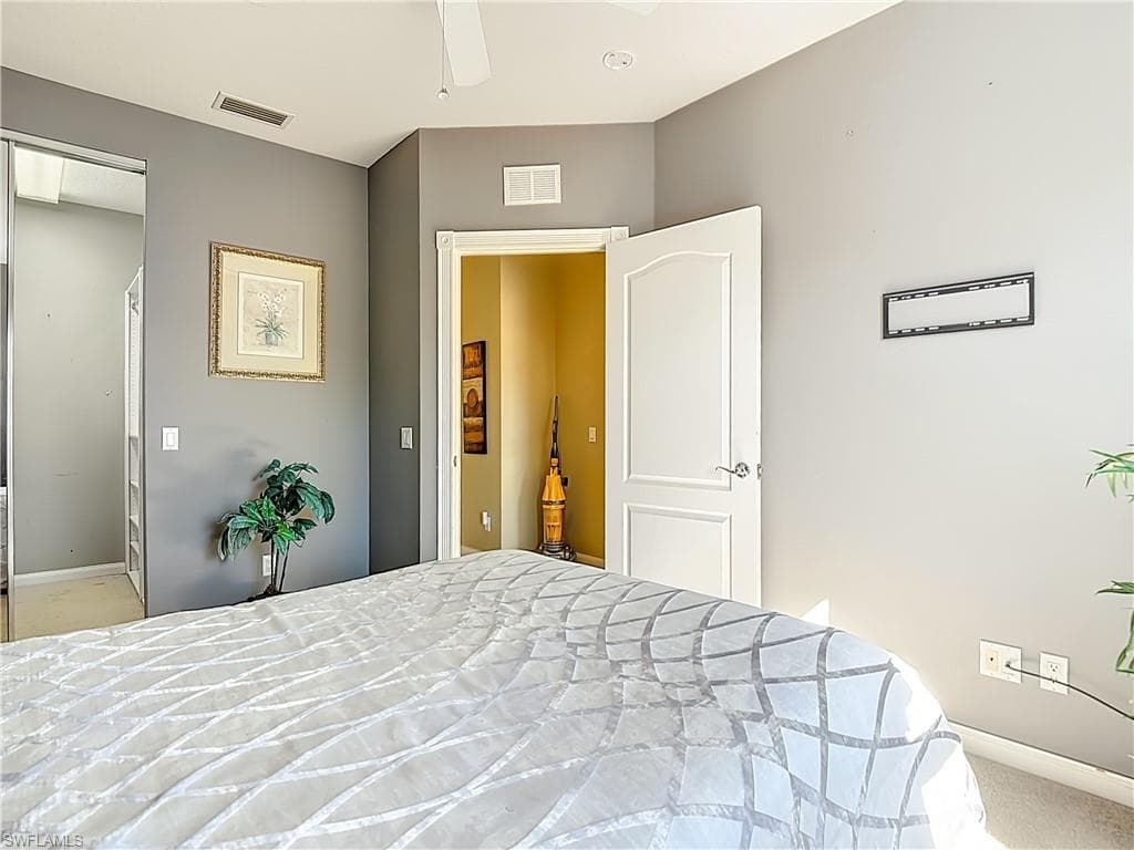 6186 Towncenter CIR-30