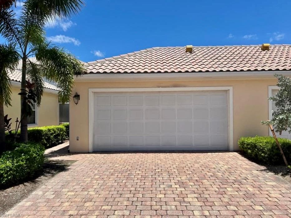 6186 Towncenter CIR-40