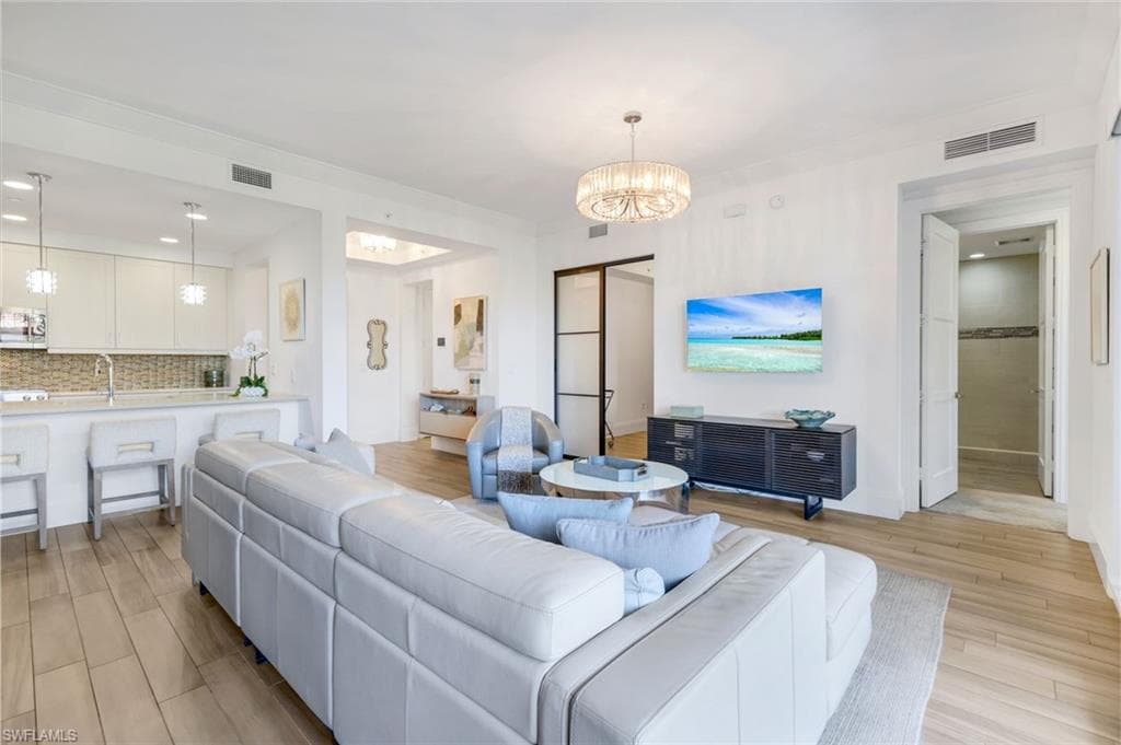 1035 3rd AVE S 305-3