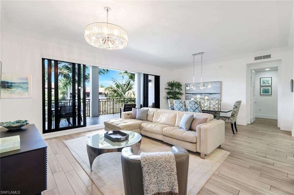 1035 3rd AVE S 305-4
