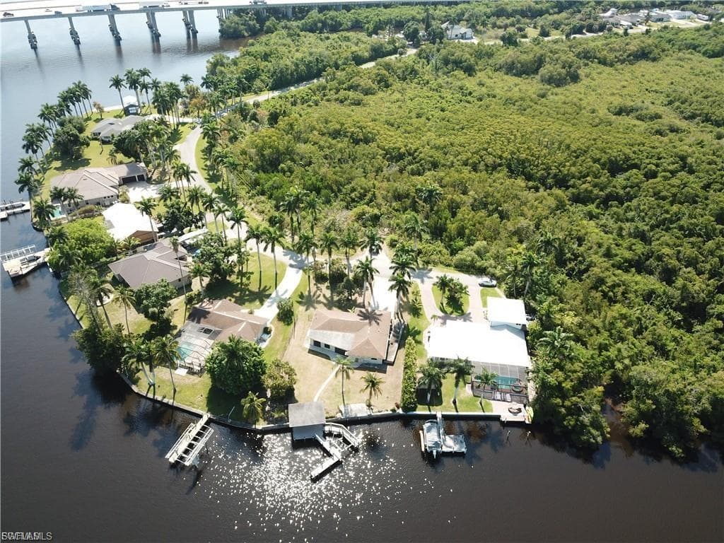 5211 Lake Caloosa DR-3