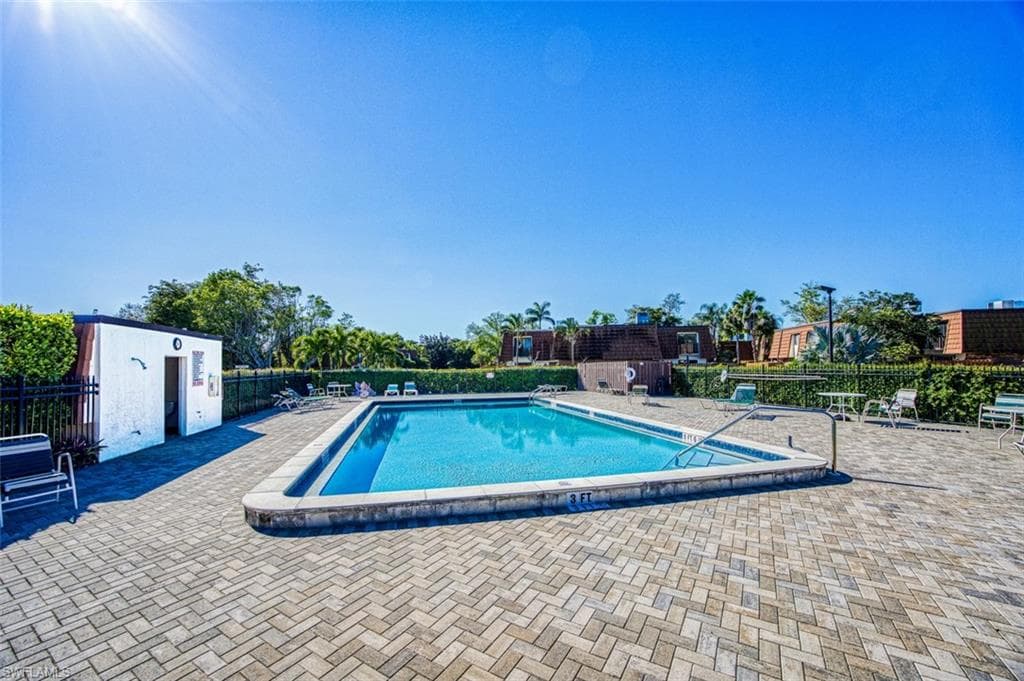 1444 Park Shore CIR 3-26