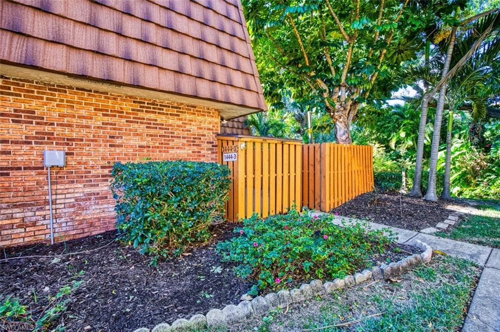 1444 Park Shore CIR 3-21