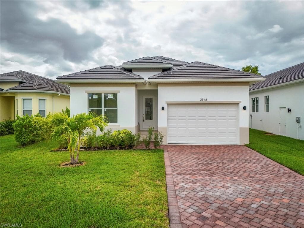 2548 Linda DR-1