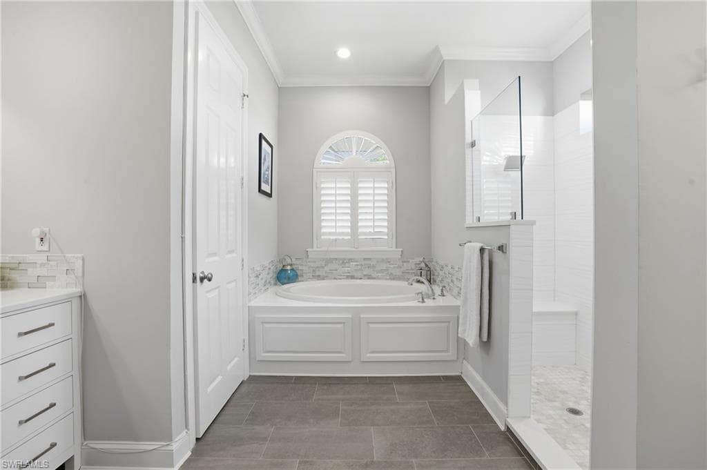 6250 Tidewater Island CIR-25