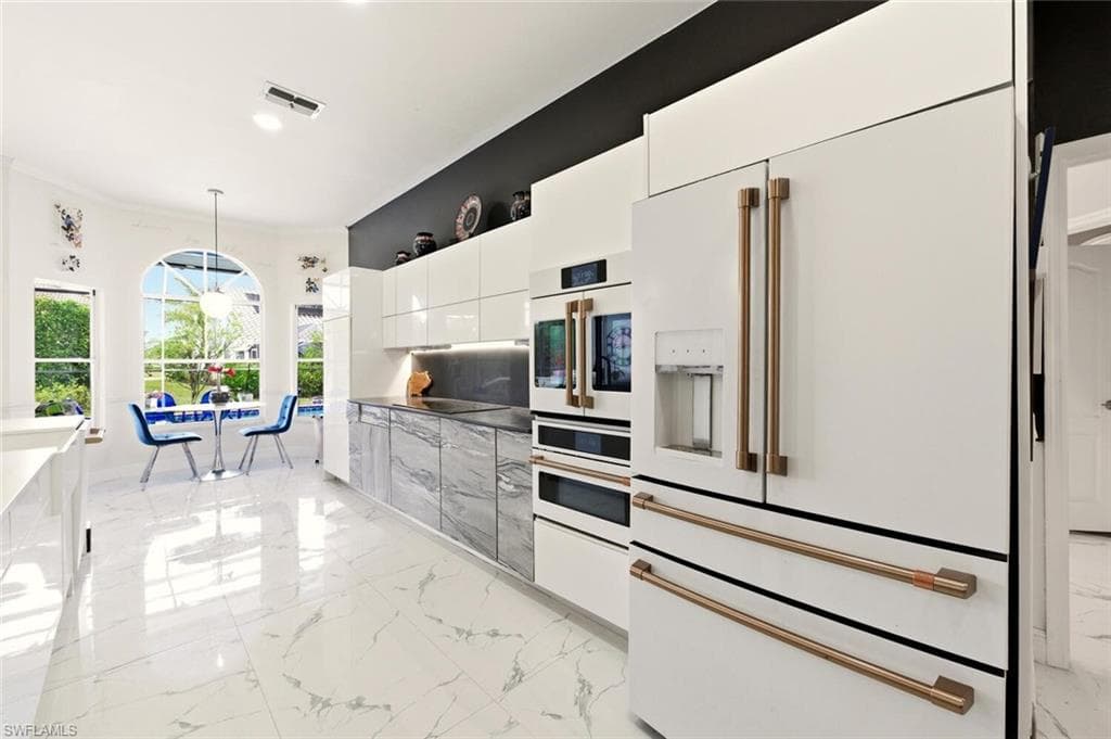 209 Countryside DR-11
