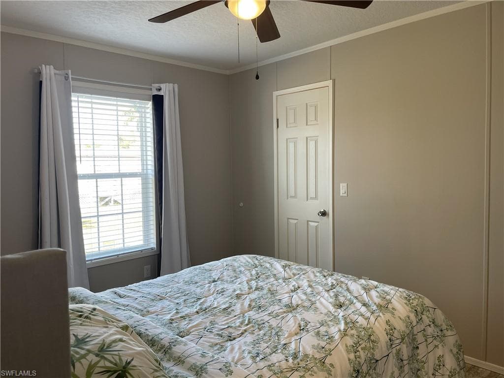 5520 Rainbow DR-17