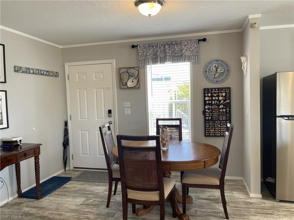 5520 Rainbow DR-28