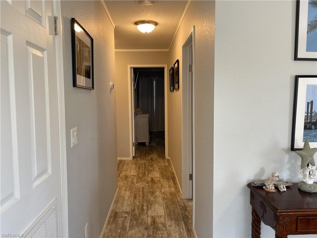 5520 Rainbow DR-24