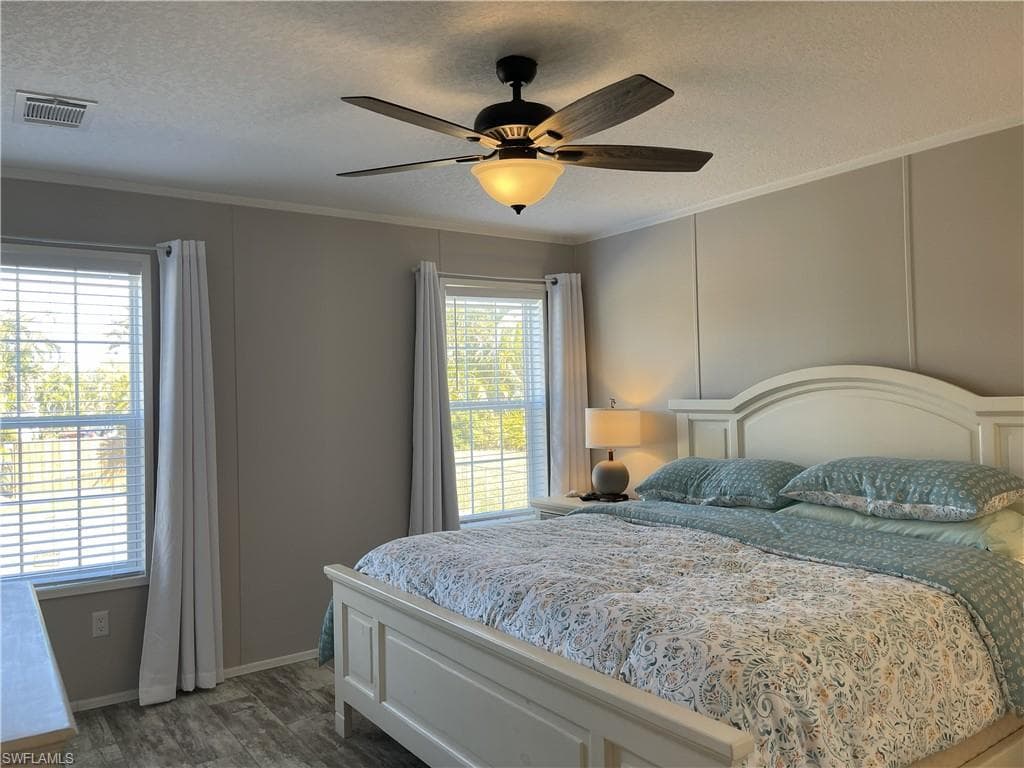 5520 Rainbow DR-14