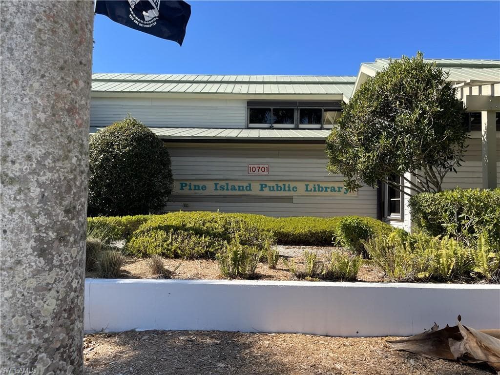 5520 Rainbow DR-41