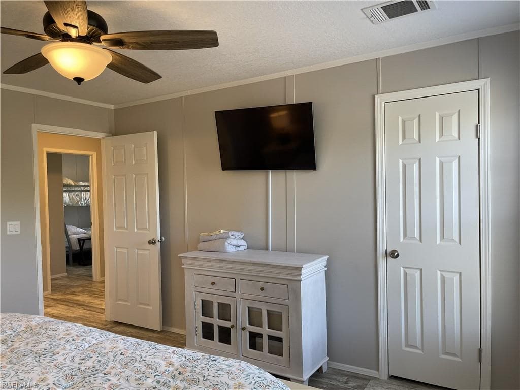 5520 Rainbow DR-15