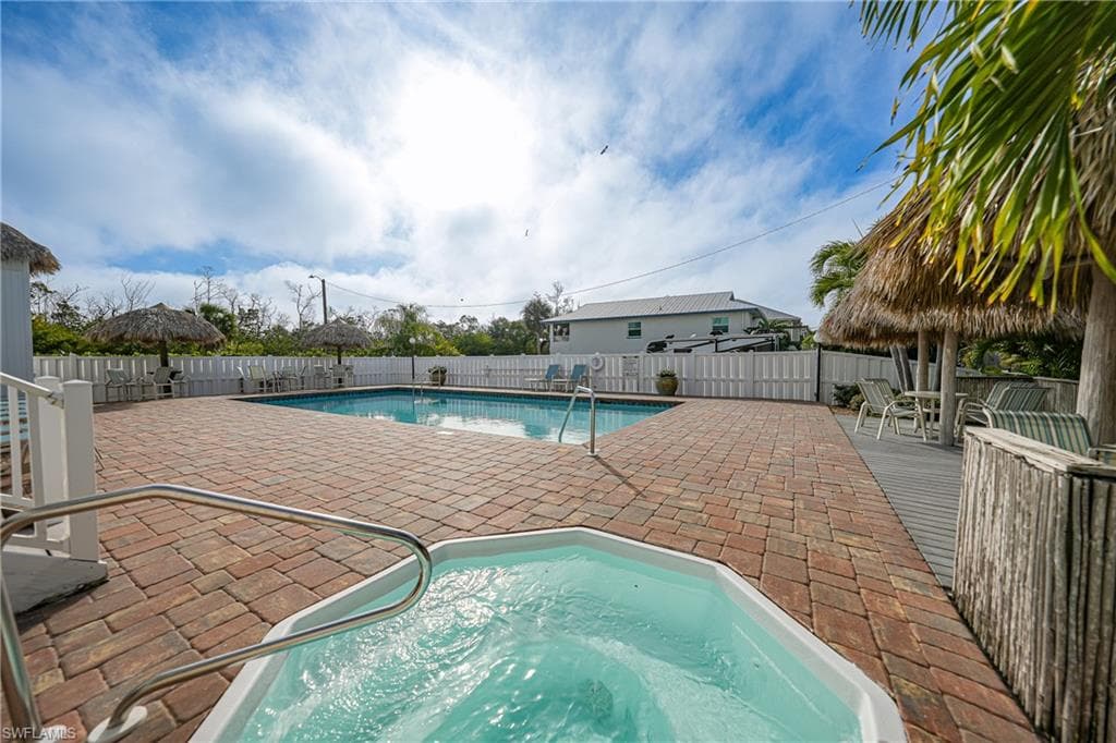 345 Mango ST 604-36