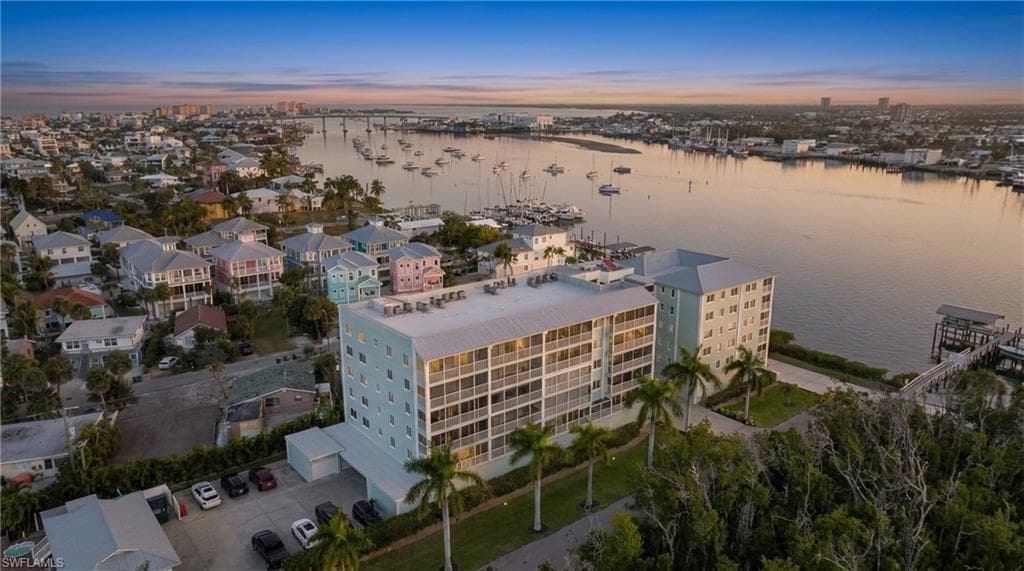 345 Mango ST 604-1