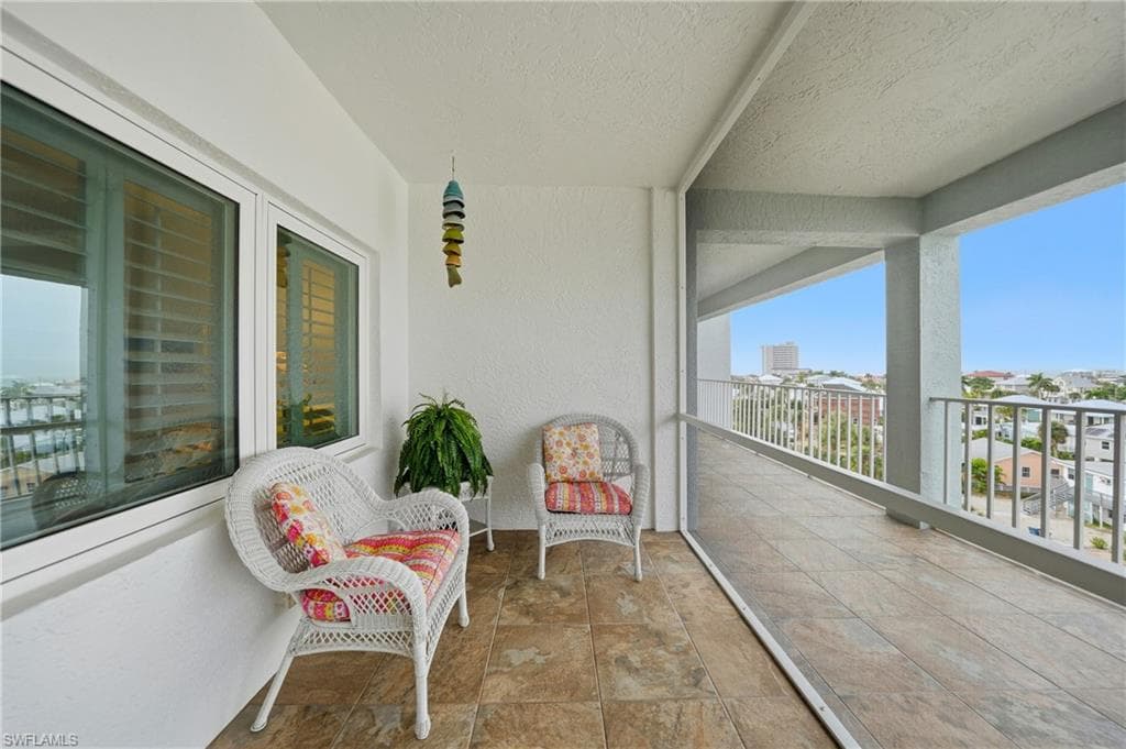 345 Mango ST 604-30