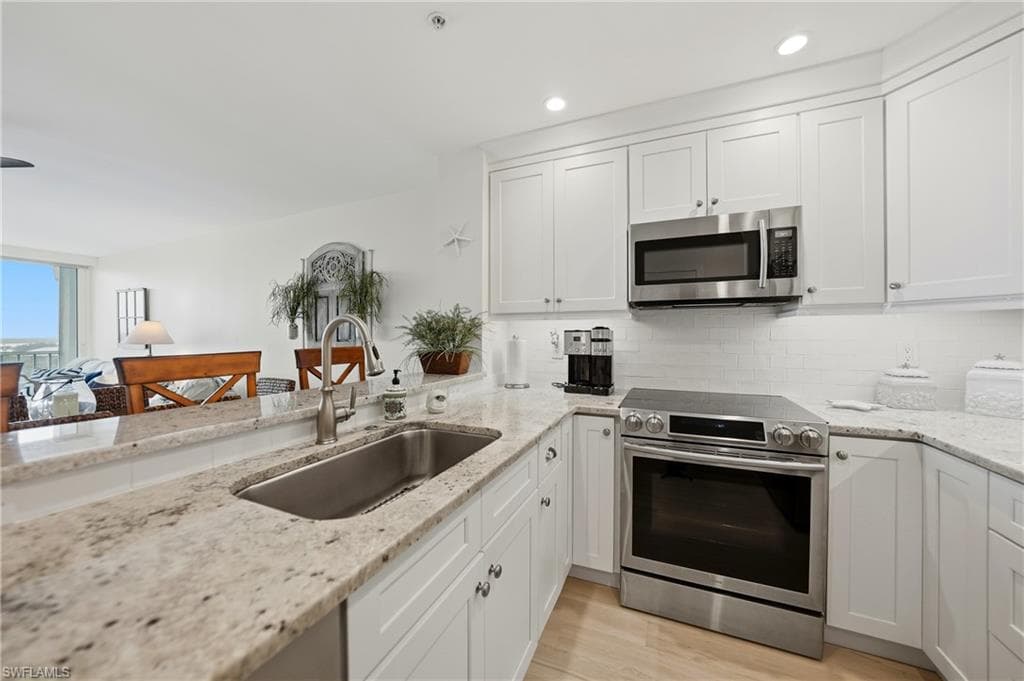 345 Mango ST 604-15