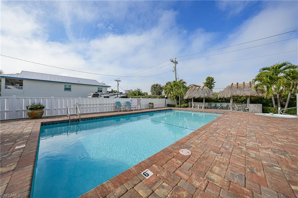 345 Mango ST 604-35