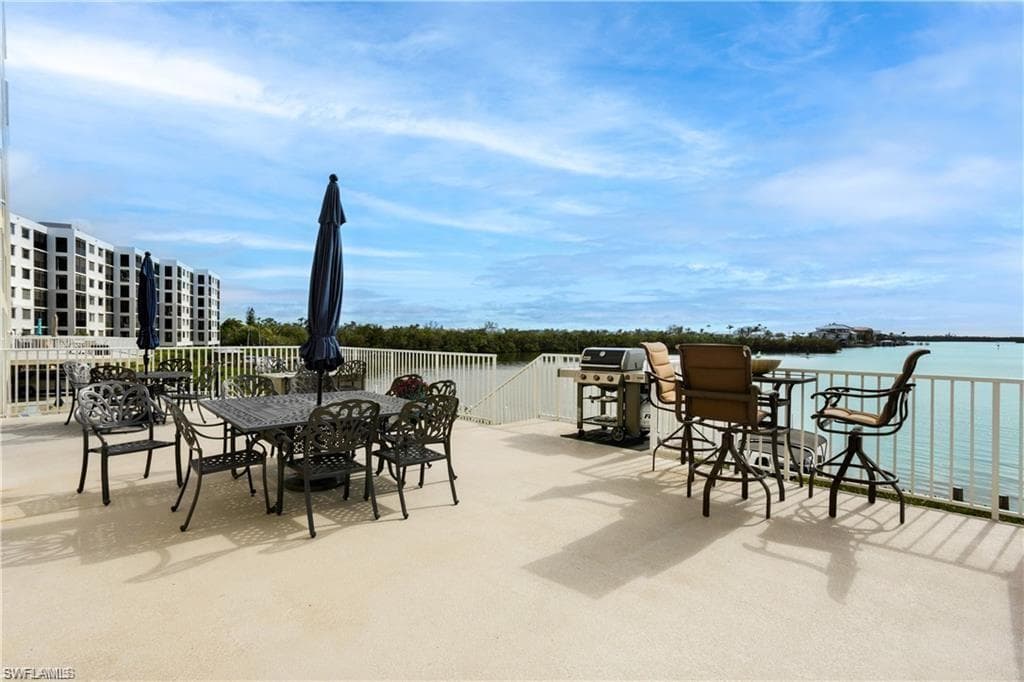 4895 Bonita Beach RD 302-27