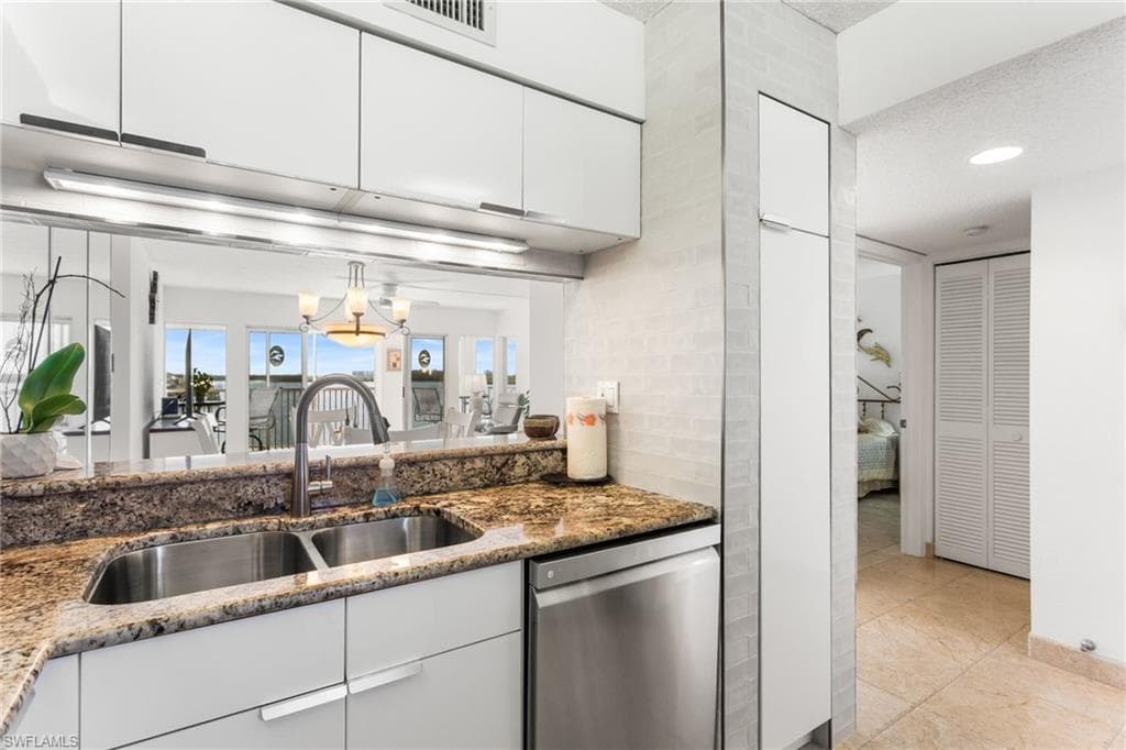 4895 Bonita Beach RD 302-9