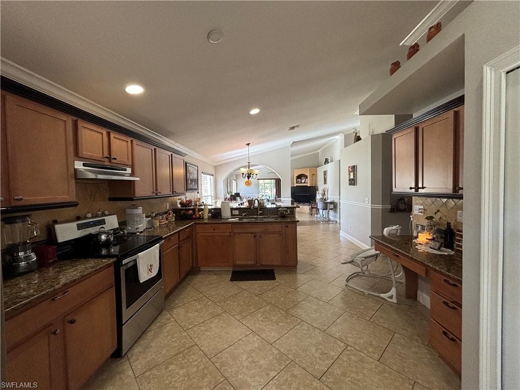 1243 Madison CT-9