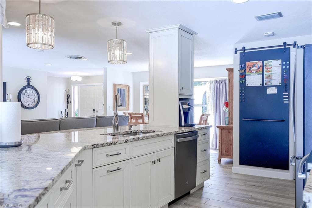 5675 Golden Oaks LN-8