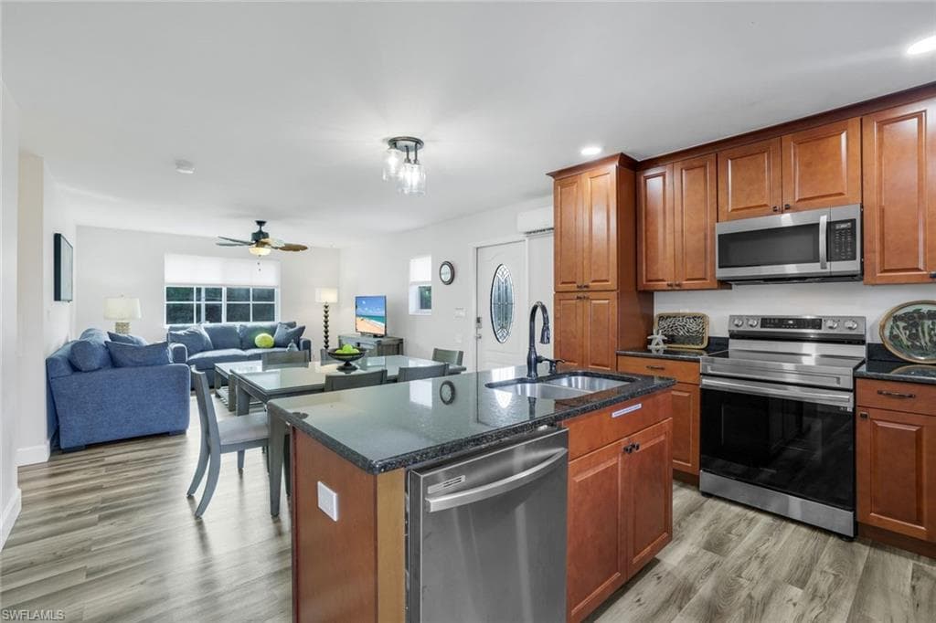 3561 Thomasson DR-9