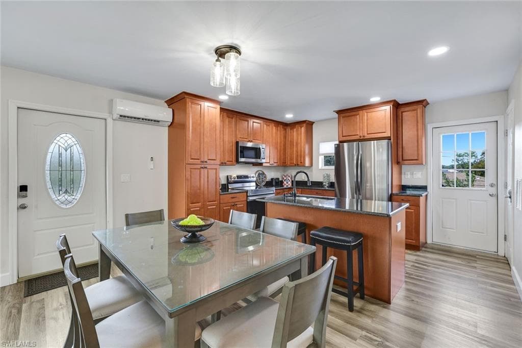 3561 Thomasson DR-11