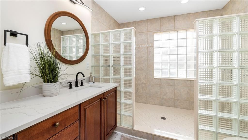 14811 Laguna DR 202-19